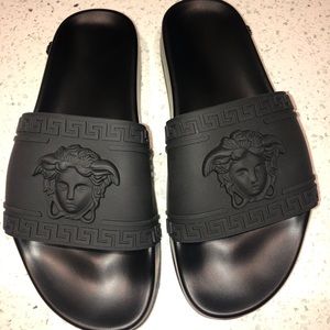 Palazzo Medusa Slides